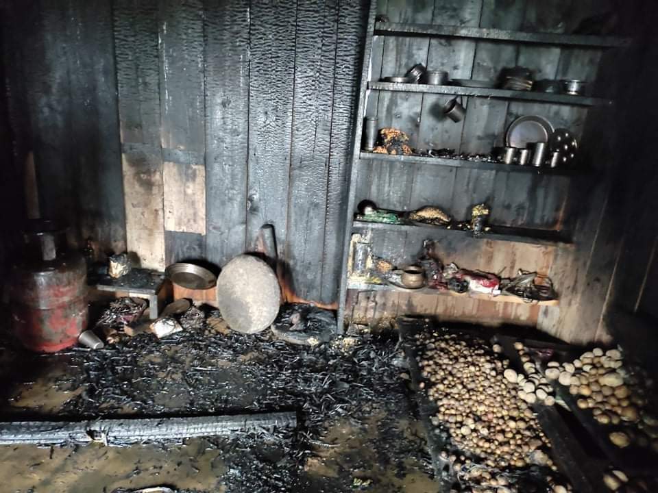 आगोलागीबाट उमाकुण्डमा एक घर जलेर पूर्ण क्षति