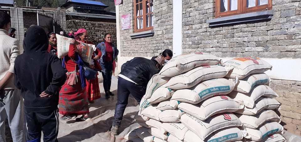 बालबालिका सहयोग नेपालद्वारा कोभिड-१९ मा मखन चामल राहत सहयोग