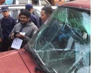 मुख्यमन्त्री हिकमत कार्कीको गाडिको झण्डा लगेको झुठो मुद्दा  लगाउने धम्किको बिरोध