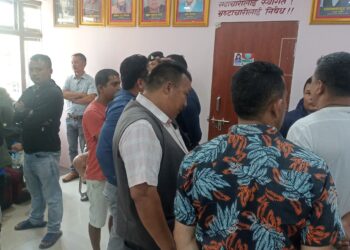 चालकको पुनर्बहाली माग रात्रि सेवाको विषय लिएर मजदुर संगठन मेयर समक्ष पुगे