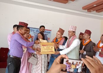 प्रेस चौतारी नेपालको साधारण सभामा अमरबहादुर कार्की स्मृति पत्रकारिता पुरस्कारबाट  रणध्वज लोहार पुरस्कृत