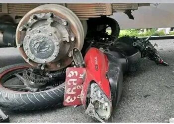 रोकिराखेको ट्रकमा मोटरसाइकल ठोक्किदा चालक गम्भिर घाईते