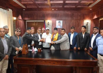 प्रधानमन्त्रीले बुझे ड्राईभिङ्ग स्कुलका समस्या