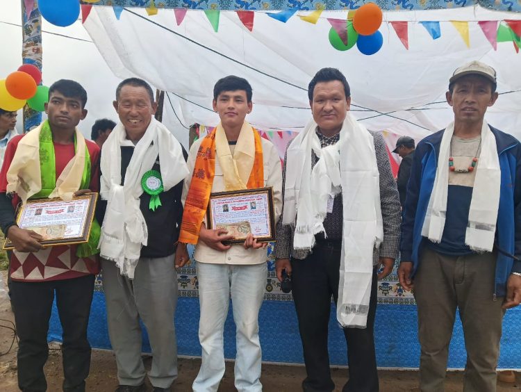 अरुणोदय माबिको ३७ औ वर्षिक उत्सव सम्पन्न विभिन्न दाताबाट छात्रवृत्ति प्रदान, छितेन – भुटिक पोङ्स्युवा छात्रवृत्ति आशिष नुप्पा र सरोज बिकलाई