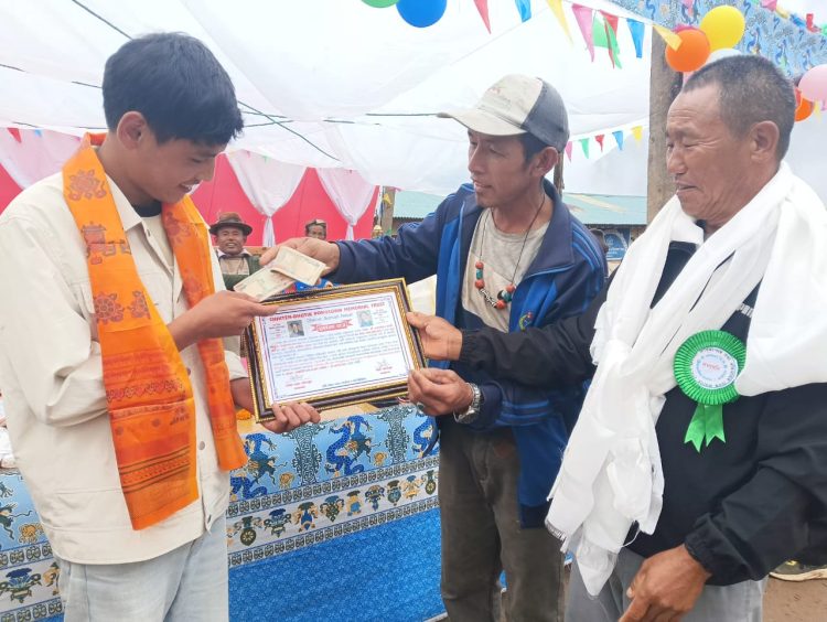 अरुणोदय माबिको ३७ औ वर्षिक उत्सव सम्पन्न विभिन्न दाताबाट छात्रवृत्ति प्रदान, छितेन – भुटिक पोङ्स्युवा छात्रवृत्ति आशिष नुप्पा र सरोज बिकलाई