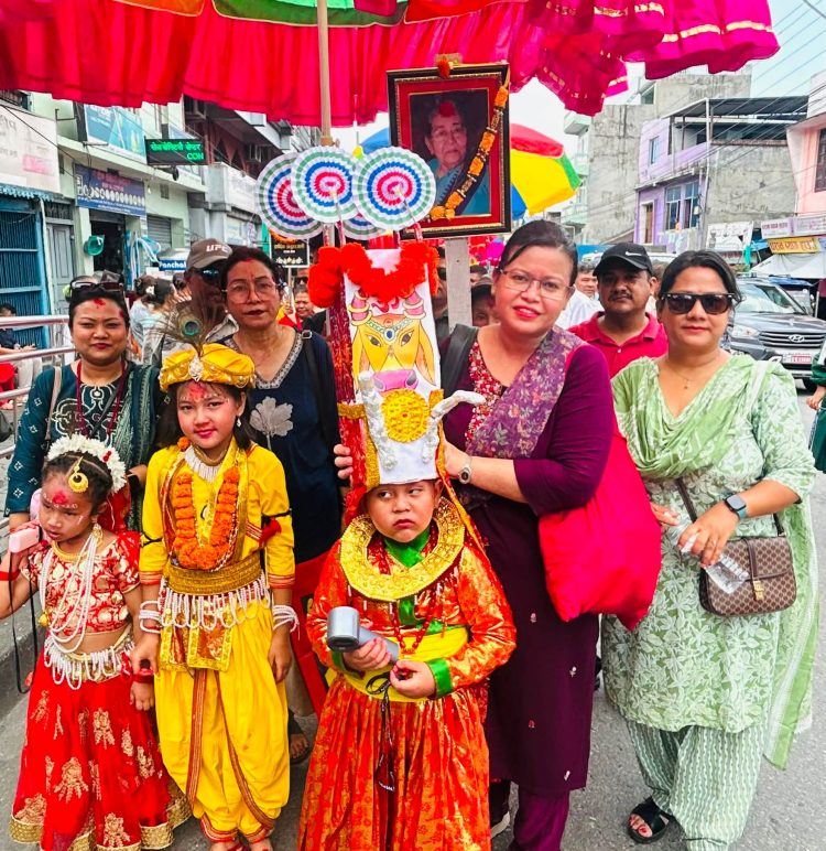 ३६ दिवंगतको सम्झनामा धरानमा सामूहिक गाईजात्रा, भोटेकोशी बाढीपीडितप्रति श्रद्धाञ्जली