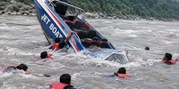 सप्तकोशीमा पानीबोट दुर्घटना : तीन जनाको मृत्यु, तीन जना बेपत्ता